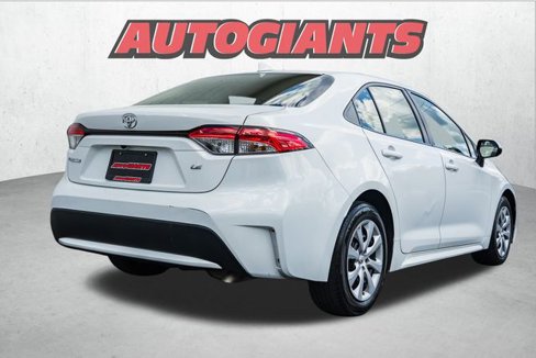 Used 2022 Toyota Corolla LE image 7