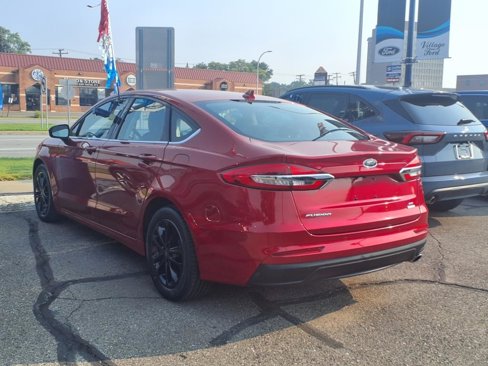 Used 2020 Ford Fusion SE image 7