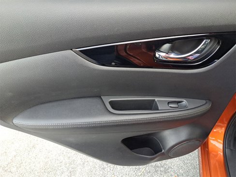 Certified 2021 Nissan Rogue Sport SL image 9