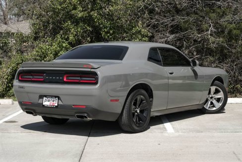 Used 2019 Dodge Challenger SXT image 8
