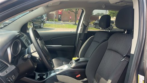 Used 2016 Dodge Journey SE w/ Flexible Seating Group image 9