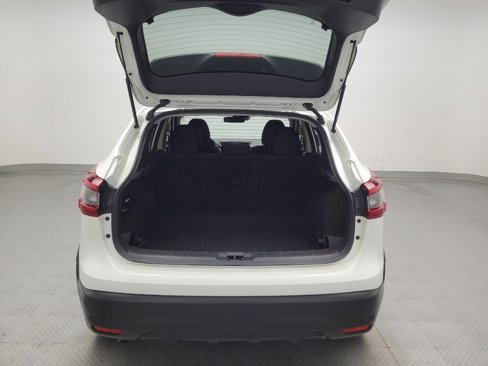 Used 2020 Nissan Rogue Sport S image 29