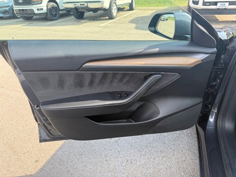 Used 2021 Tesla Model 3 Standard Range Plus image 6