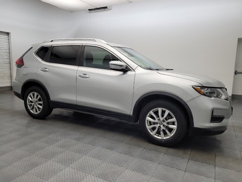 Used 2018 Nissan Rogue SV image 11