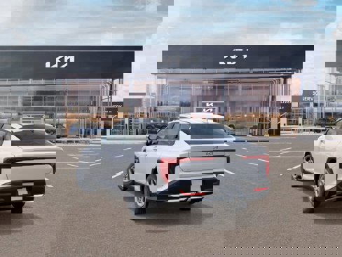New 2025 Kia K4 LXS image 4