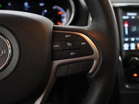 Used 2018 Jeep Grand Cherokee Limited w/ Luxury Group II image 24