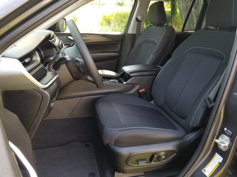 Certified 2023 Jeep Grand Cherokee Laredo image 10