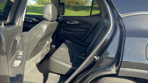 Used 2023 GMC Terrain SLT image 13