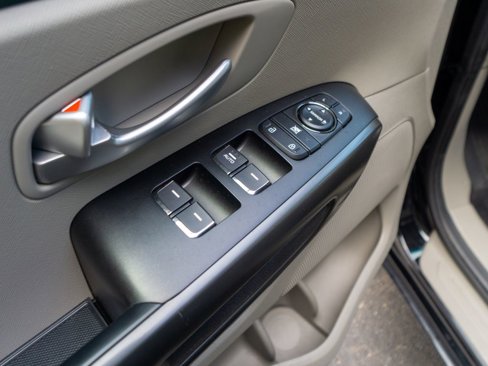 Used 2019 Kia Sedona EX image 17