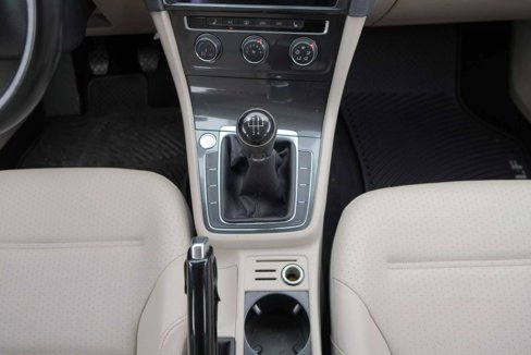 Used 2018 Volkswagen Golf SE image 13