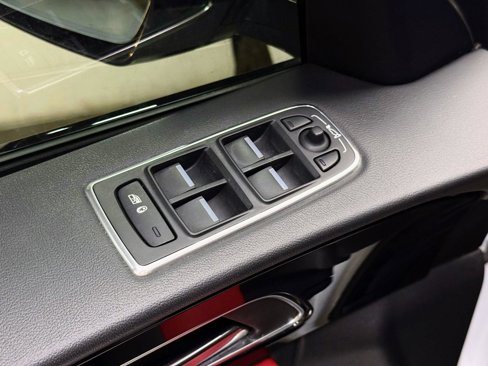 Used 2019 Jaguar F-PACE S image 13