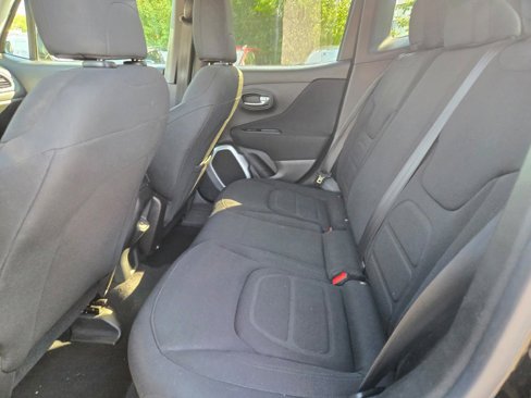 Used 2018 Jeep Renegade Latitude image 14