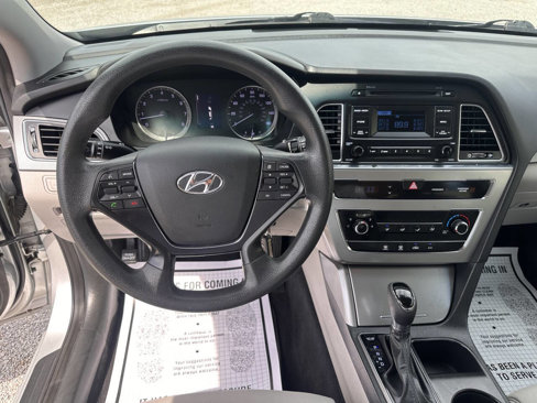 Used 2015 Hyundai Sonata SE image 11