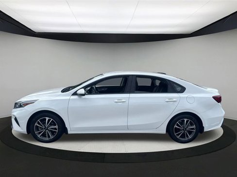 Used 2022 Kia Forte LXS image 9