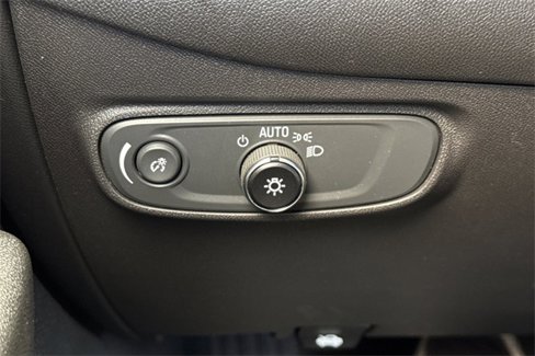 Used 2023 Chevrolet Equinox LT image 39