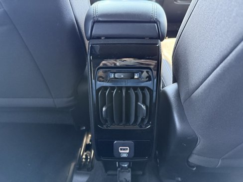 Used 2024 Jeep Compass Sport image 39