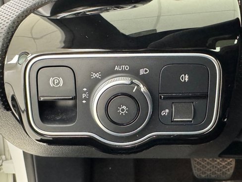 Used 2020 Mercedes-Benz A 220 4MATIC image 30