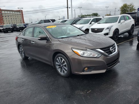 Used 2017 Nissan Altima 2.5 SV w/ Convenience Package image 4
