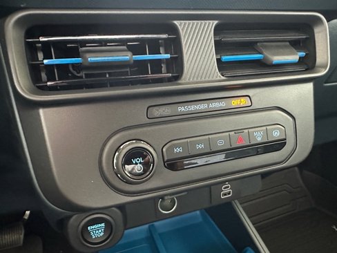 New 2025 Ford Maverick XLT image 43