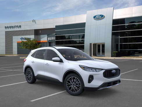 New 2025 Ford Escape SE w/ Class II Trailer Tow Package image 7