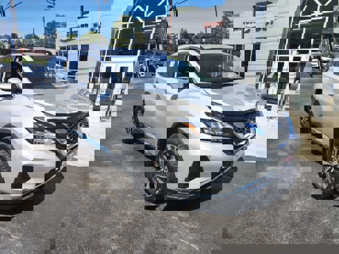 Used 2020 Nissan Murano SV image 2