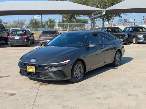 Used 2024 Hyundai Elantra SEL image 7