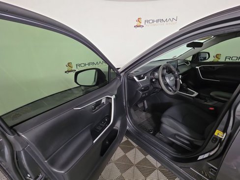 Used 2021 Toyota RAV4 LE image 21