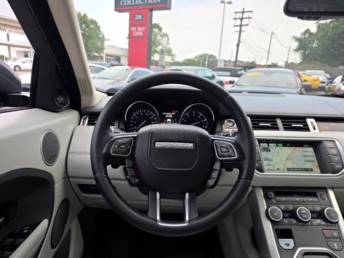 Used 2015 Land Rover Range Rover Evoque Prestige image 53