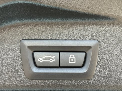 Certified 2022 BMW X5 xDrive45e w/ Climate Comfort Package image 16