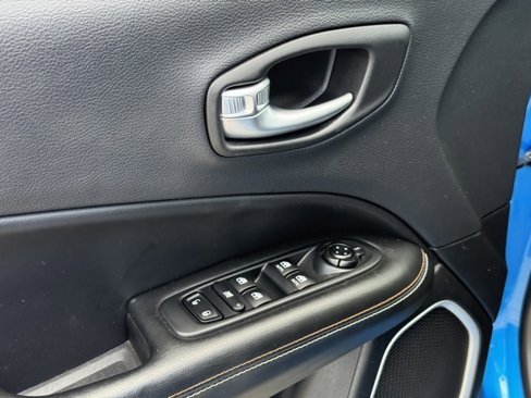 Used 2017 Jeep Compass Sport w/ Cold Weather Group image 11