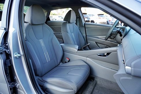Certified 2024 Hyundai Elantra SEL image 12