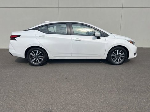 New 2025 Nissan Versa SV image 2
