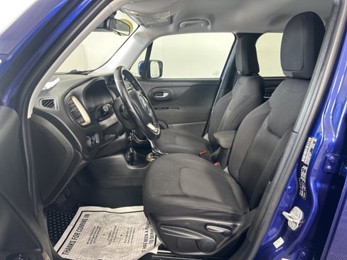 Used 2017 Jeep Renegade Latitude w/ Cold Weather Group image 20