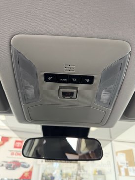 Used 2020 Toyota RAV4 LE image 18