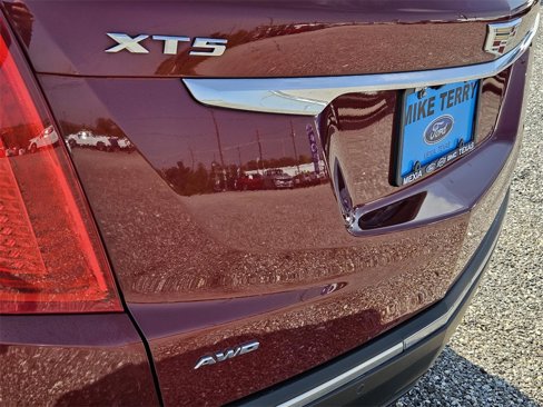 Used 2017 Cadillac XT5 Luxury image 6