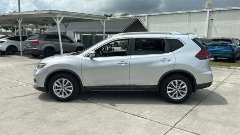 Used 2018 Nissan Rogue SV image 4