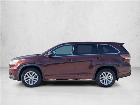 Used 2015 Toyota Highlander LE image 8