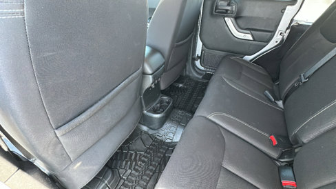 Used 2017 Jeep Wrangler Unlimited Rubicon w/ Connectivity Group image 23