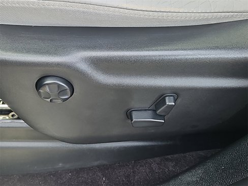Used 2018 Jeep Grand Cherokee Limited image 26