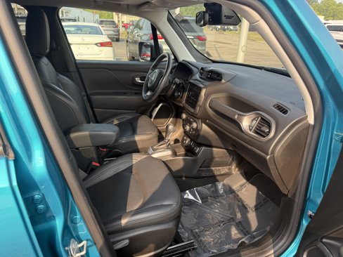 Used 2020 Jeep Renegade Limited w/ UConnect 8.4 Nav Group image 11