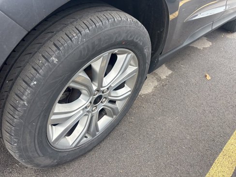 Used 2023 Ford Edge Titanium image 4
