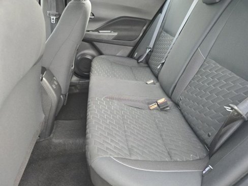 Used 2021 Nissan Kicks SV image 10