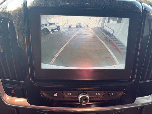 Used 2018 Chevrolet Traverse LT image 19