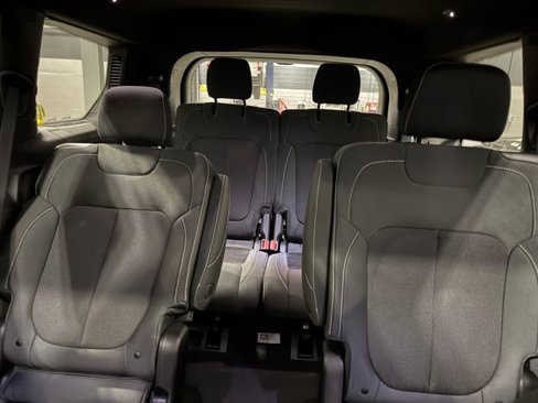 New 2025 Jeep Grand Cherokee L Laredo w/ Luxury Tech Group I image 10