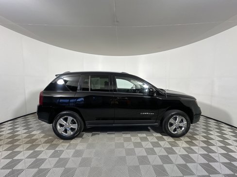 Certified 2017 Jeep Compass Latitude image 8