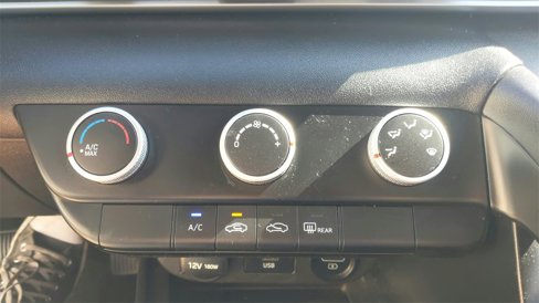 Used 2021 Hyundai Elantra SE image 26