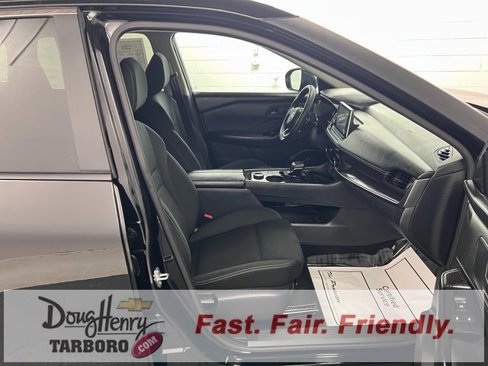 Used 2024 Nissan Rogue S image 39
