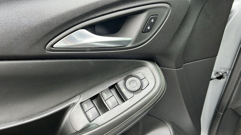Certified 2024 Buick Encore GX Sport Touring image 16