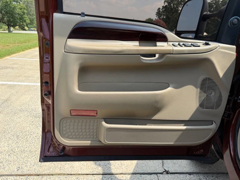 Used 2006 Ford F350 King Ranch image 14