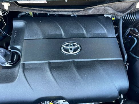 Used 2014 Toyota Sienna XLE image 28